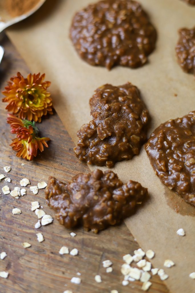 Delight in soft, chewy no bake pumpkin spice oatmeal cookies bursting with fall flavors. Simple to make and perfect for any autumn occasion!